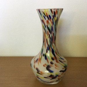 Beautiful art glass vase colorful swirl  5 3/4" tall